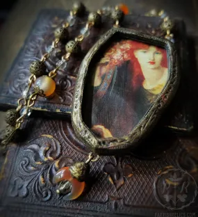 La Ghirlandata ~ Rossetti Pictorial Shrine Amulet