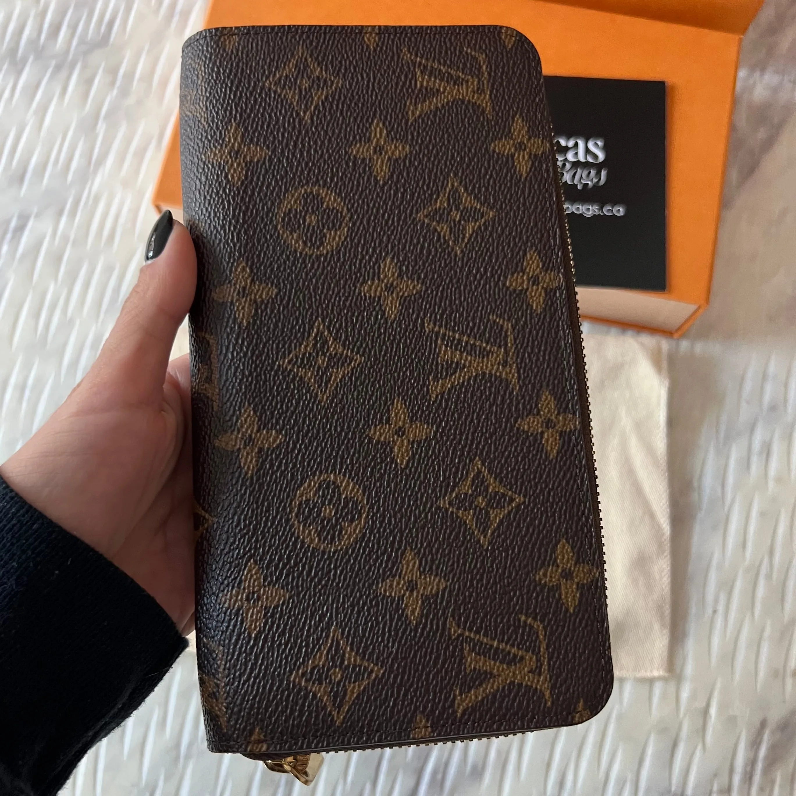 Louis Vuitton Zippy Wallet