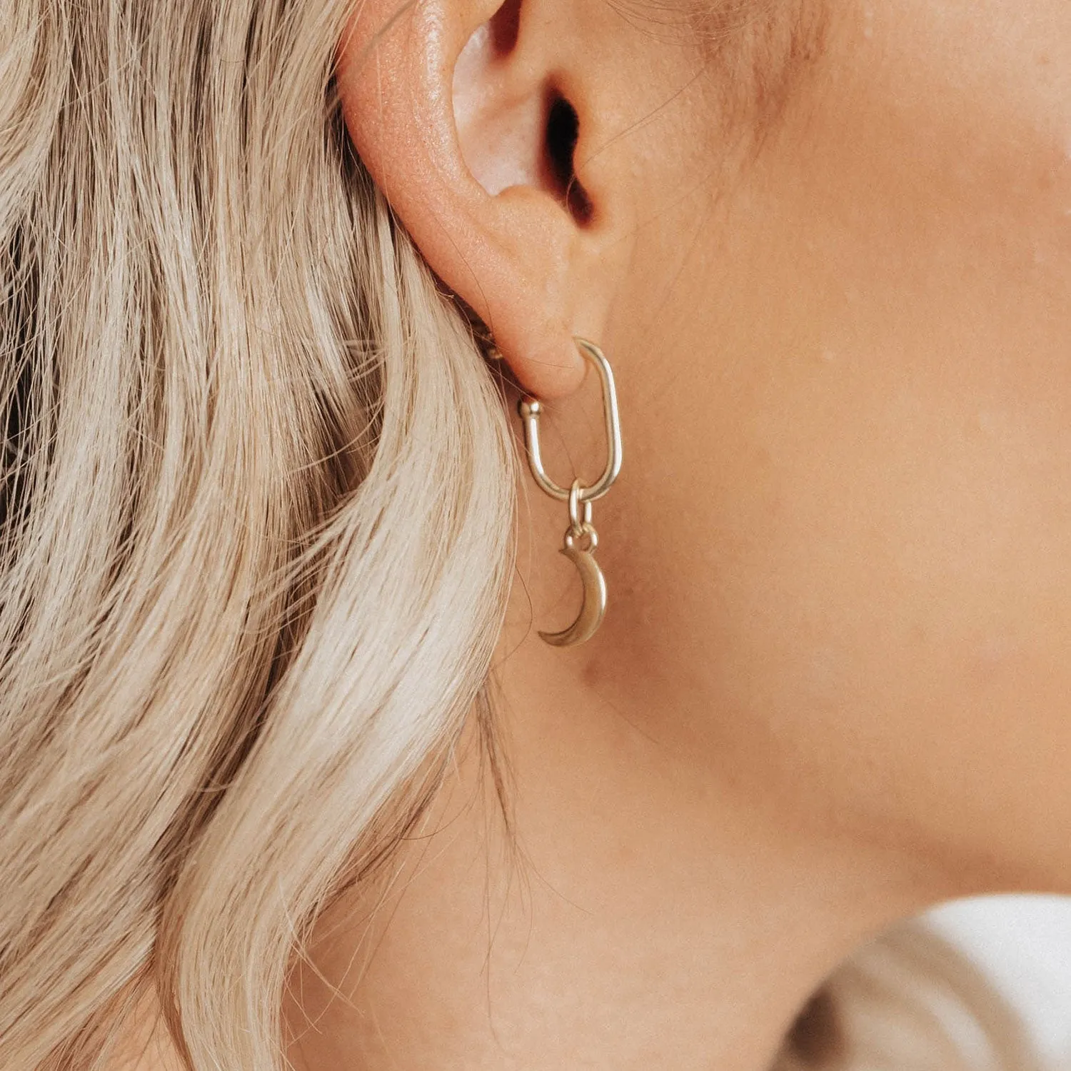 Roma Crescent Moon Earrings (Gold)