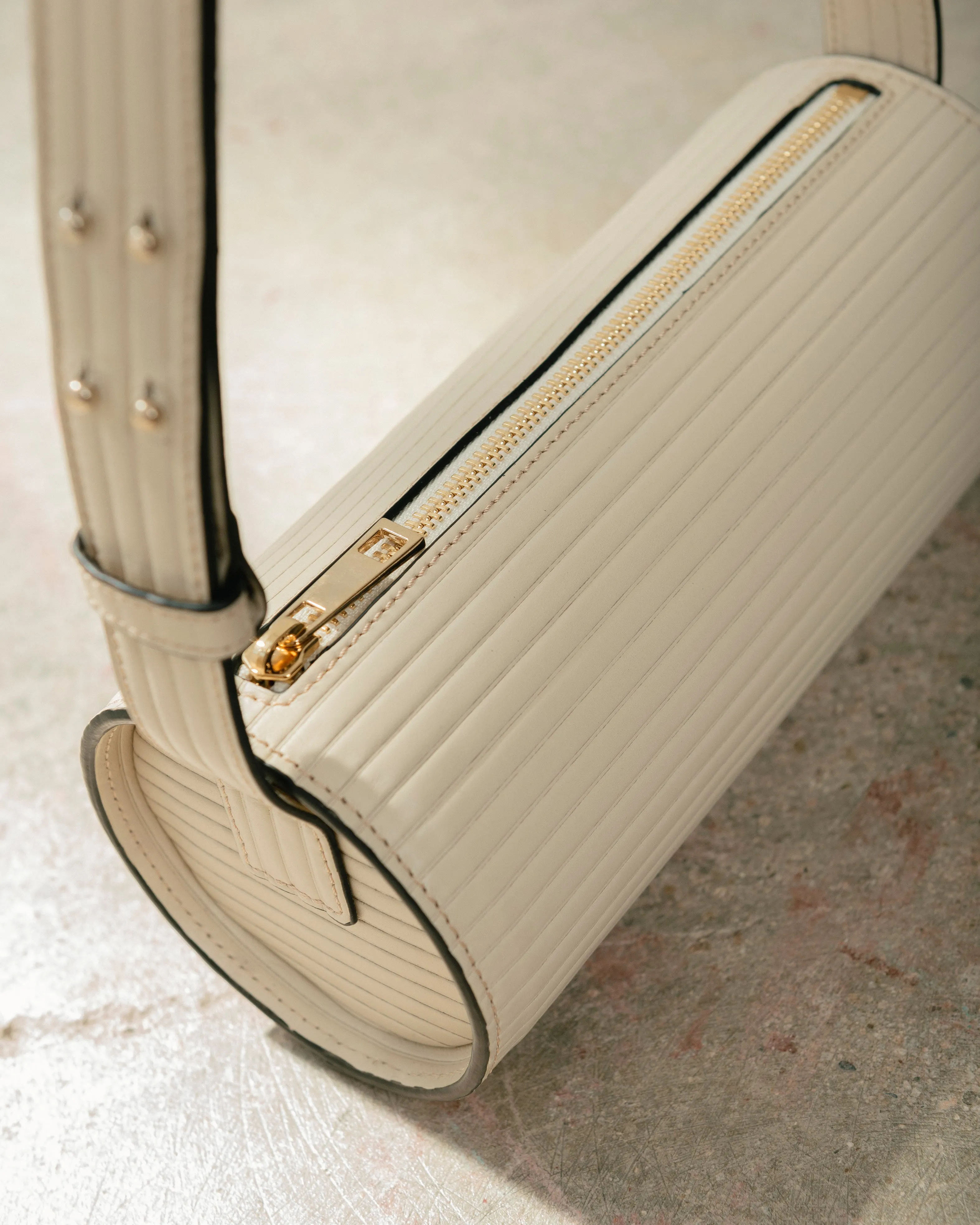 The I Pleated Cream Leather Shoulder Bag